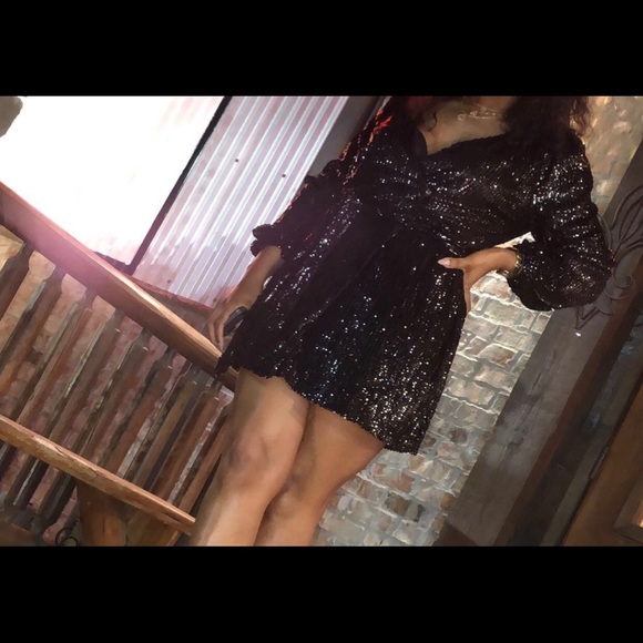 Black low cut sequin dress - Picture 4 of 4